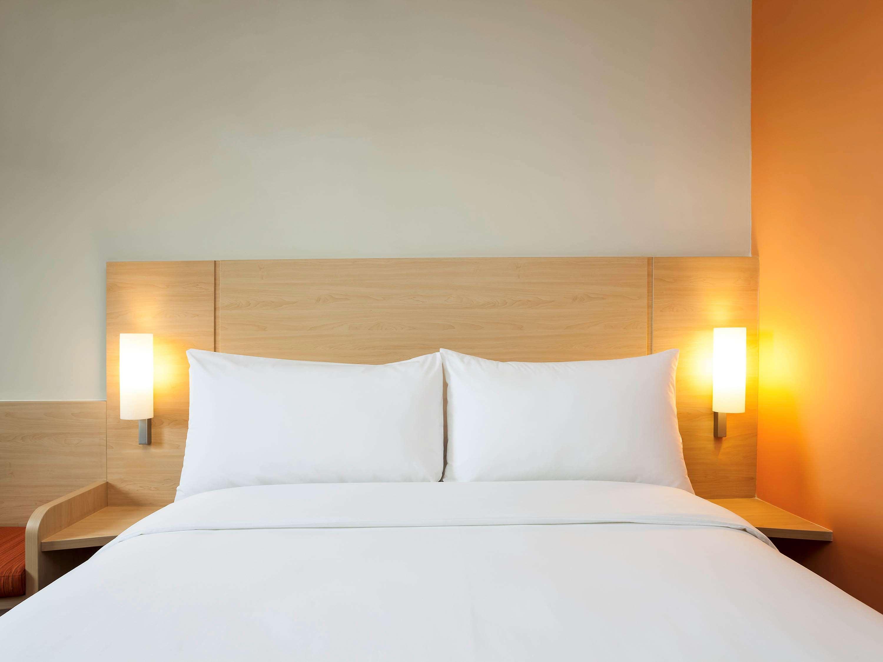Ibis Makassar City Center Exterior foto