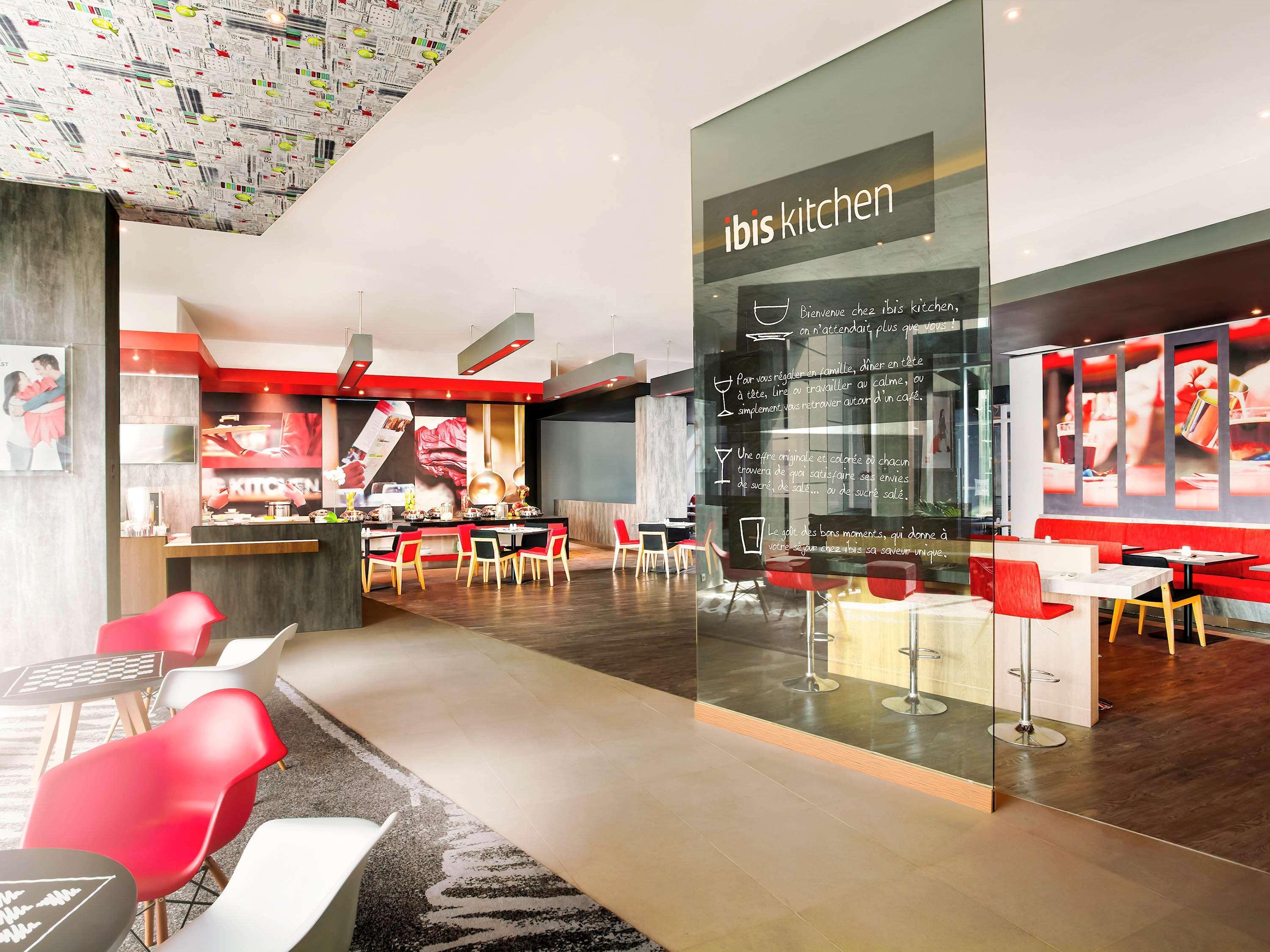 Ibis Makassar City Center Exterior foto